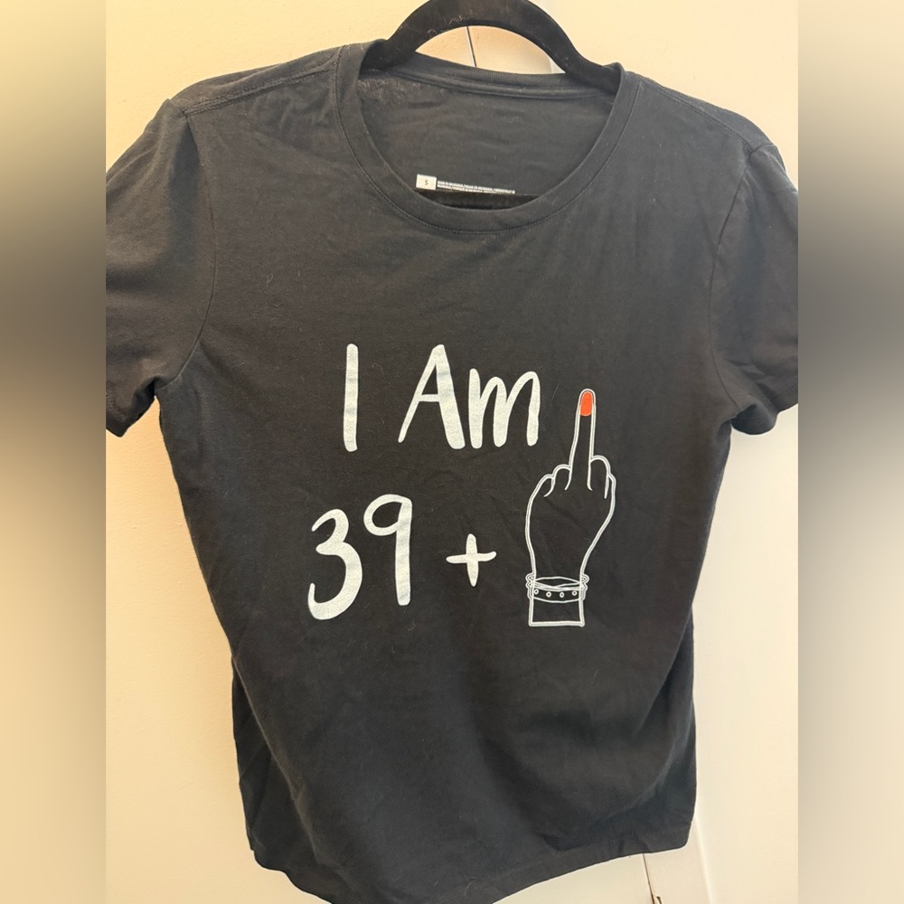 40th birthday tshirt. Size S